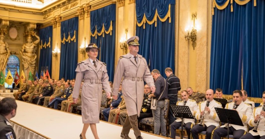 Revista presei 28 noiembrie: Armata a schimbat uniformele militare pentru prima oara dupa 70 de ani
