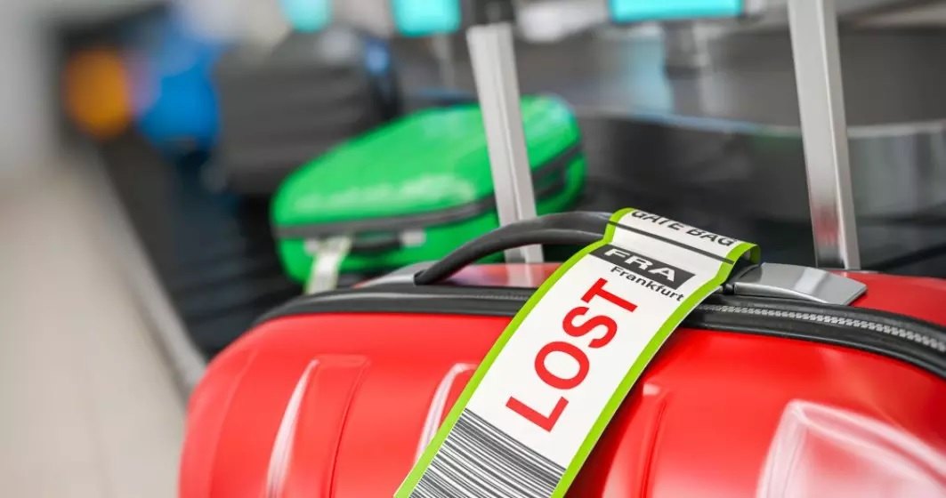 Un pasager a fost trimis de linia aeriană să-și ridice bagajele pierdute de cealaltă parte a Atlanticului