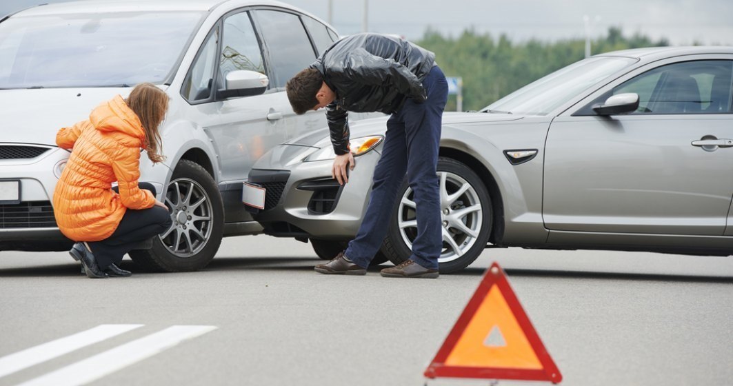 Șoferii români, vitezomani chiar dacă știu că numărul accidentelor rutiere scumpes polițele RCA