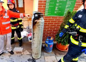 Explozie la o pizzerie din Paşcani, județul Iași. În interior se aflau două...