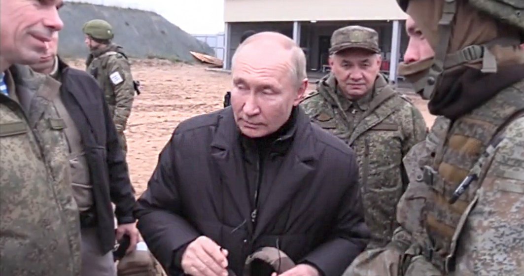 VIDEO - Putin, cu pușca pe poligon, pentru a demonstra că soldații nu sunt trimiși pe front cu arme defecte