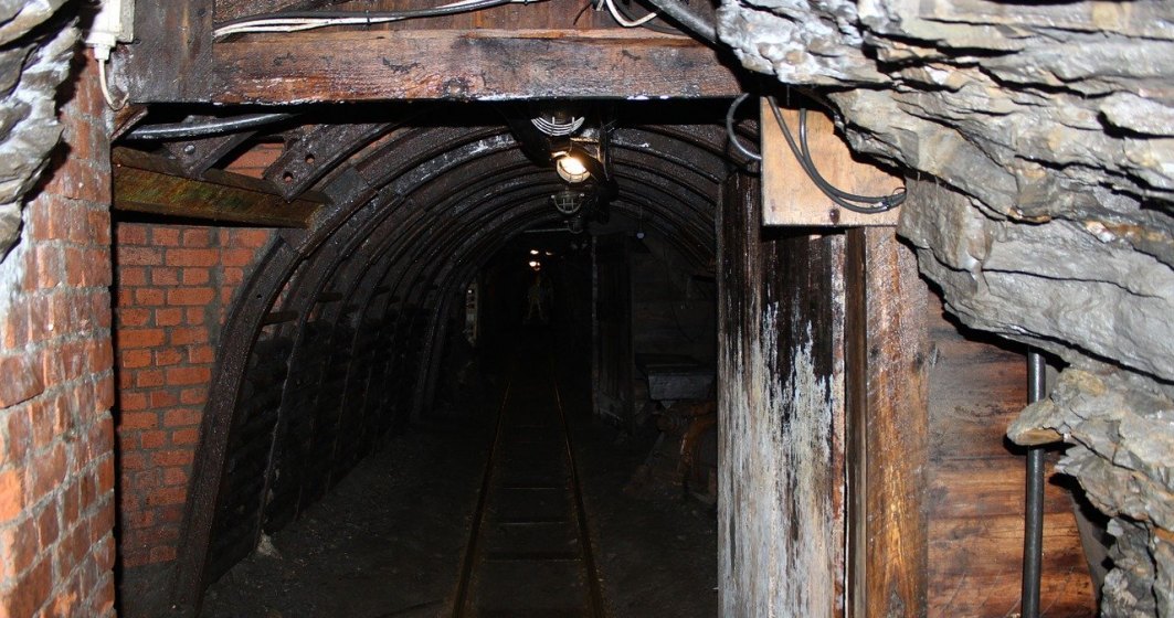 Minerii care au protestat în subteran au ieșit la suprafață