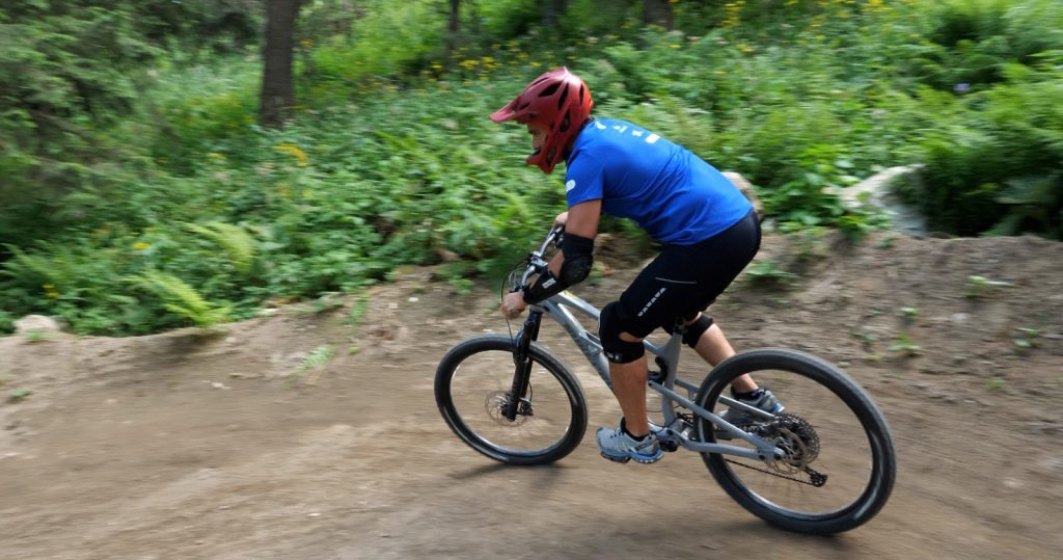 VIDEO: Iubitorii de mountain-bike se pot bucura de toate cele trei trasee din Postăvarul