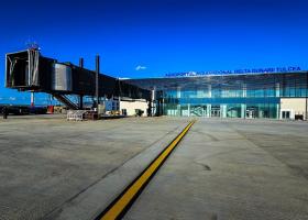 GALERIE FOTO | Aeroportul din Tulcea are un nou terminal și va putea primi...