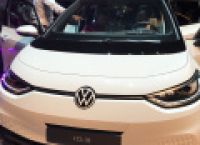 Poza 1 pentru galeria foto Noul model electric Volkswagen ID.3 1ST este expus in weekend in mall Baneasa