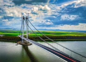 Podul suspendat peste Dunăre de la Brăila va avea o durată de viață de 120 de...