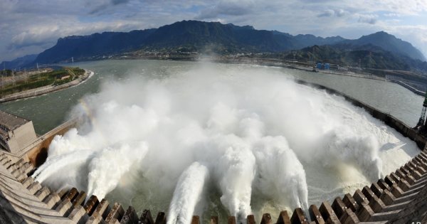 Înșelătorii pe Facebook cu acțiuni Hidroelectrica