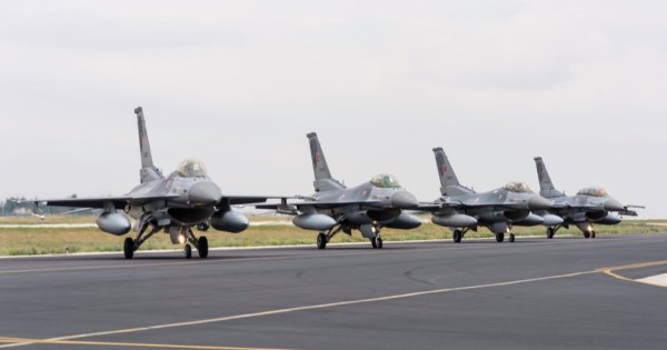 Avioanele americane F-16 au ajuns în România: ce rol vor avea