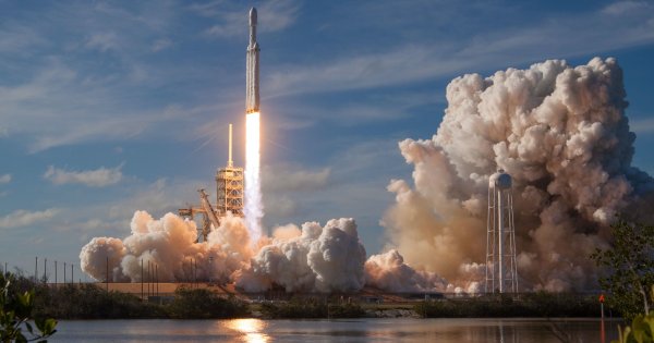Un satelit românesc realizat de elevi de liceu va fi lansat cu o rachetă...