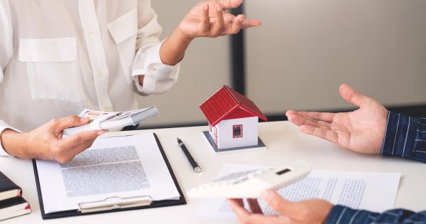Sondaj: Agenții imobiliari sunt de acord cu noua „Lege a Agentului Imobiliar”...