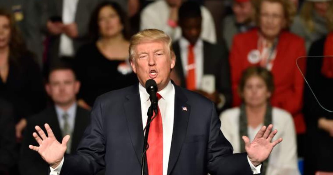 Donald Trump denunta "minciunile" presei, la cateva ore de la intoarcerea in SUA