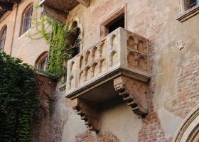 Iubire „pe bani” în Verona: Primăria vrea să le ceară bani turiștilor pentru...