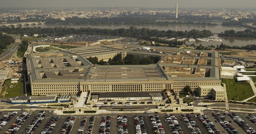 Pentagonul urmăreşte un balon de spionaj chinez care zboară deasupra Statelor Unite