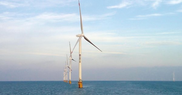 China instalează cea mai mare turbină eoliană offshore din lume. Rotorul are...