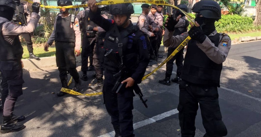 Indonezia: Cel putin opt morti si 38 de raniti in atacuri asupra unor biserici
