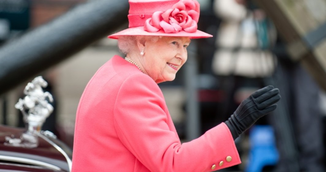 Ce gluma a facut Regina Angliei in prima iesire dupa votul pentru iesirea din UE