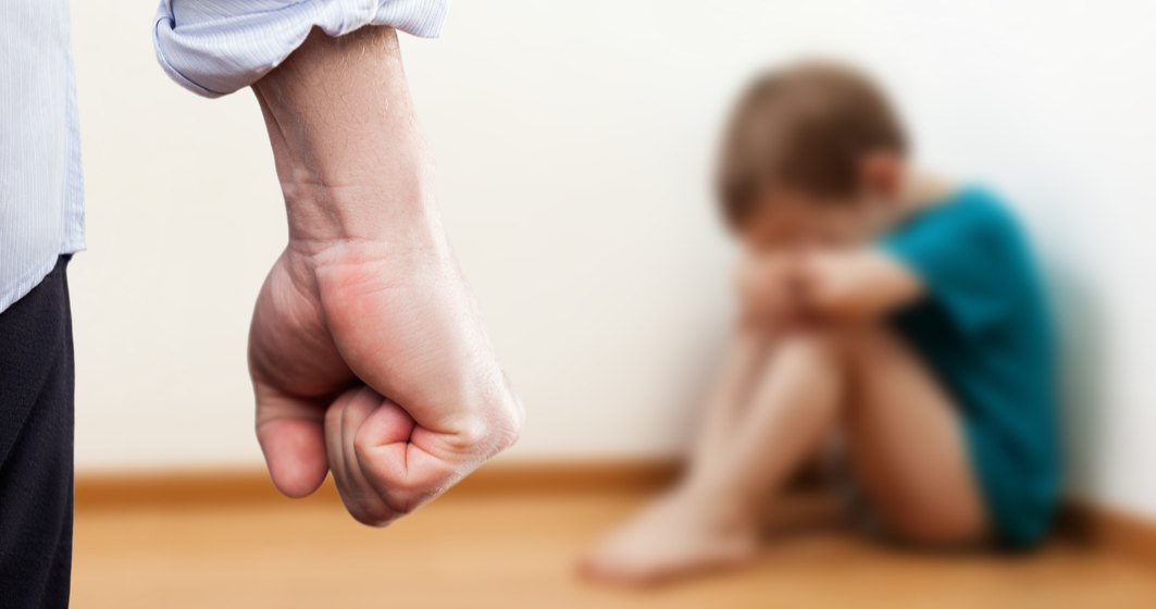 World Vision România: 9 din 10 copii din România sunt abuzaţi în familie
