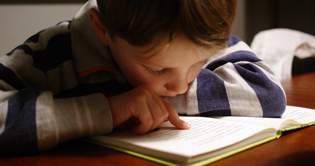 Rezultatele primelor teste de literație din România: 42% dintre elevi sunt nefuncționali la capitolul scris, citit şi înţelegere a unui text