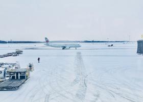 Imagine: Vreme de iarnă în Capitală: Cum se circulă pe Aeroporturile Otopeni și Băneasa