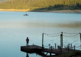FOTO: Cum arată lacul din România care a uimit străinii cu frumusețea lui....
