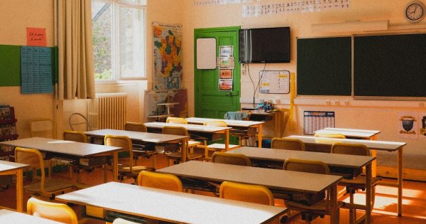 Școlile de stat investesc 3.000 de euro pentru amenajarea sălilor de clasă și...