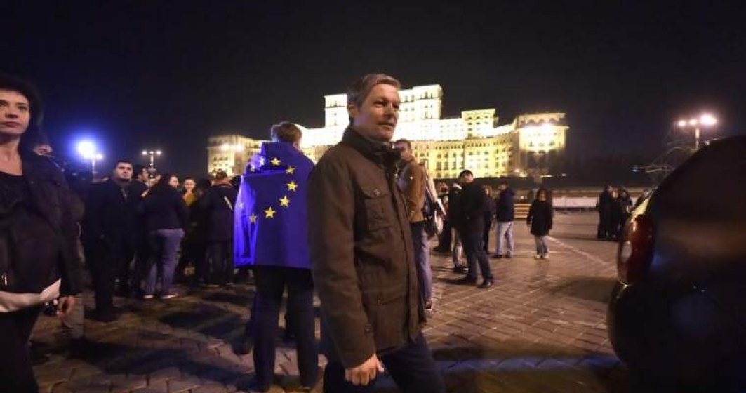 Dacian Ciolos, la protest: Cresterea economica nu este una durabila