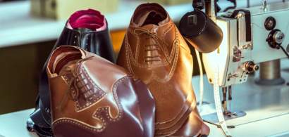Afacerea de 25 de ani cu pantofi realizati manual care livreaza in China si...