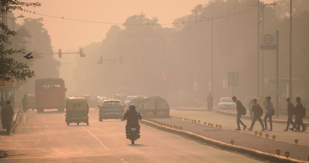 Cel mai poluat oraș al planetei, New Delhi, acoperit de un strat de ceață toxică. 20 de milioane de oameni sunt în pericol