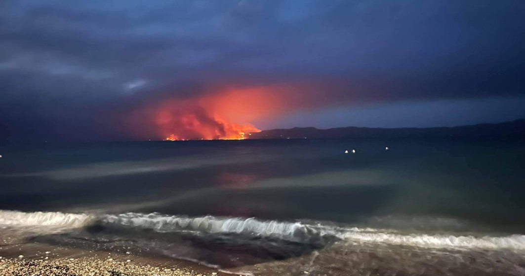 Mii de greci au fost evacuați din calea incendiilor care amenință Atena: 60 de sate în pericol