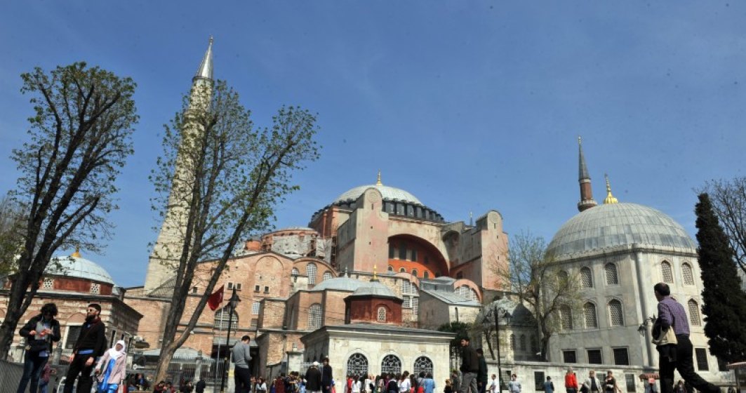 Fosta catedrală creştină Sfânta Sofia din Istanbul devine moschee