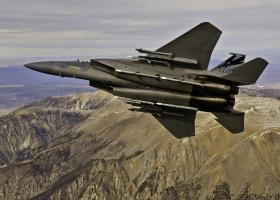 Experți: Avioanele F-16, cele mai avansate de care dispune România, sunt...