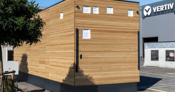 Vertiv introduce centrele de date modulare prefabricate construite din lemn