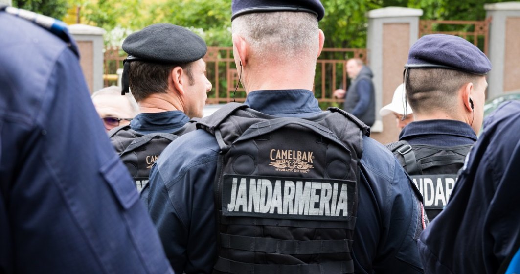 Jandarmii au oprit un bucureșțean care nu purta mască și au descoperit că era căutat pentru furt
