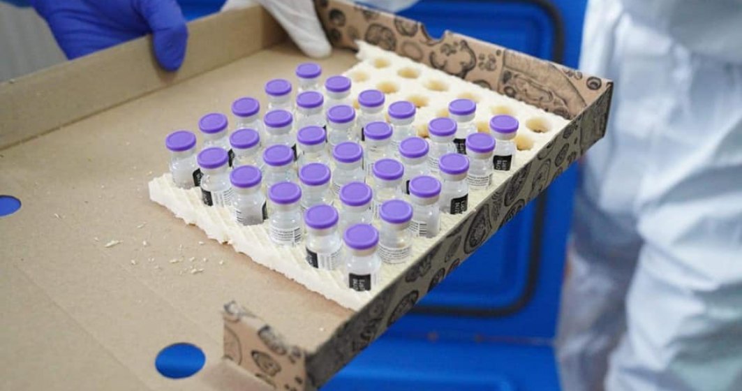 EMA autorizează extragerea a 6 doze de dintr-o fiolă de vaccin Pfizer/BioNTech