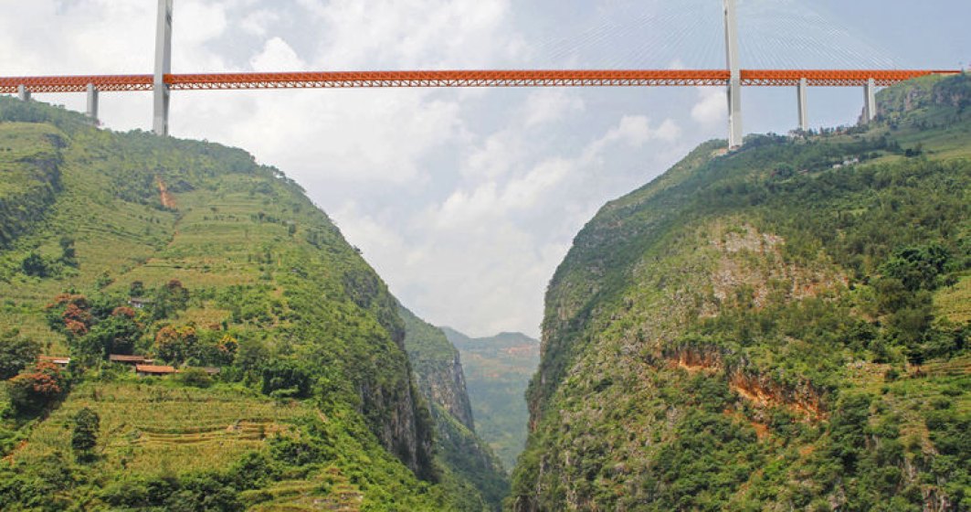 China a inaugurat cel mai inalt pod din lume. Este cat o cladire de 200 de etaje si a fost gata in 3 ani