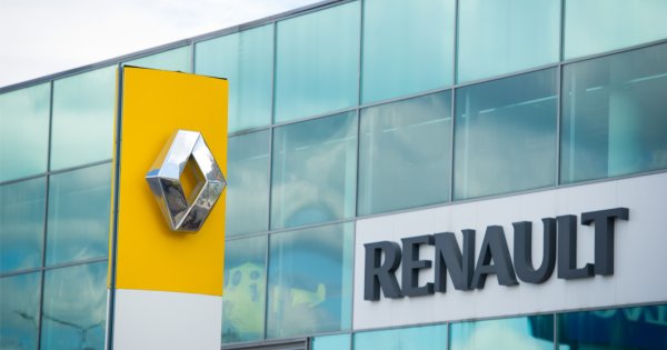 Aproape jumătate din mașinile Renault vândute anul trecut în România au fost...