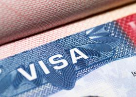 Senator american: Ca să intrați în Visa Waiver, trebuie să scadă rata de...