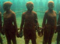 Poza 1 pentru galeria foto Cum arată prima galerie de artă subacvatică din lume. Și România ar putea avea una în curând
