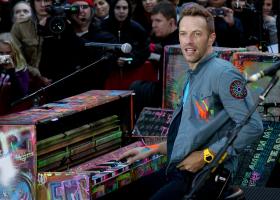 Bilete de la Coldplay, vândute deja pe OLX: câți bani cer pe ele