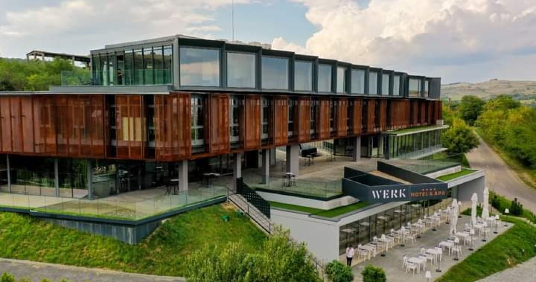 Doi români au inaugurat cel mai nou hotel de patru stele din Hunedoara, după o investiție de 6,5 milioane de euro