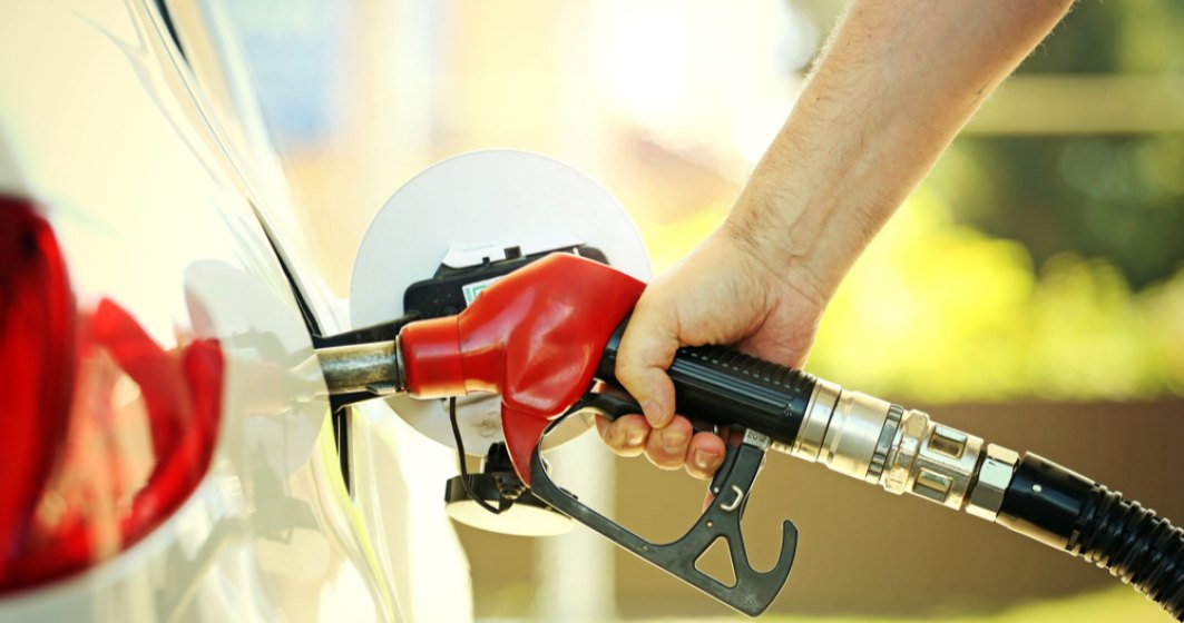 Benzina și motorina s-a ieftinit cu 6-7 bani pe litru în luna august