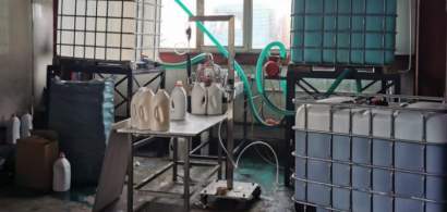 Fabrică ilegală de detergent premium contrafăcut, descoperită în Mureș....