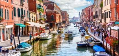 Veneția vrea să introducă un plafon de turiști și taxe de intrare în oraș din...