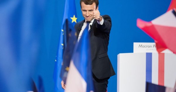 Macron cere industriei militare să grăbească trecerea la „economia de război”