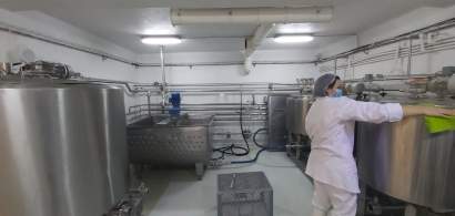 FOTO REPORTAJ la o fabrică de lactate cu tradiție de peste 40 de ani