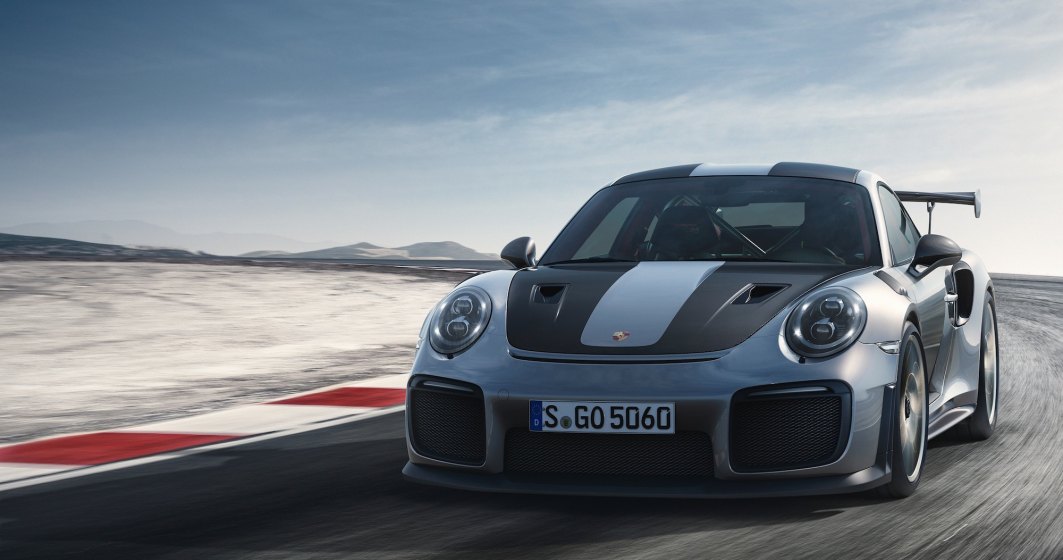 Porsche lanseaza cel mai rapid si mai puternic 911 construit pentru sosea. Costa peste 300.000 de euro