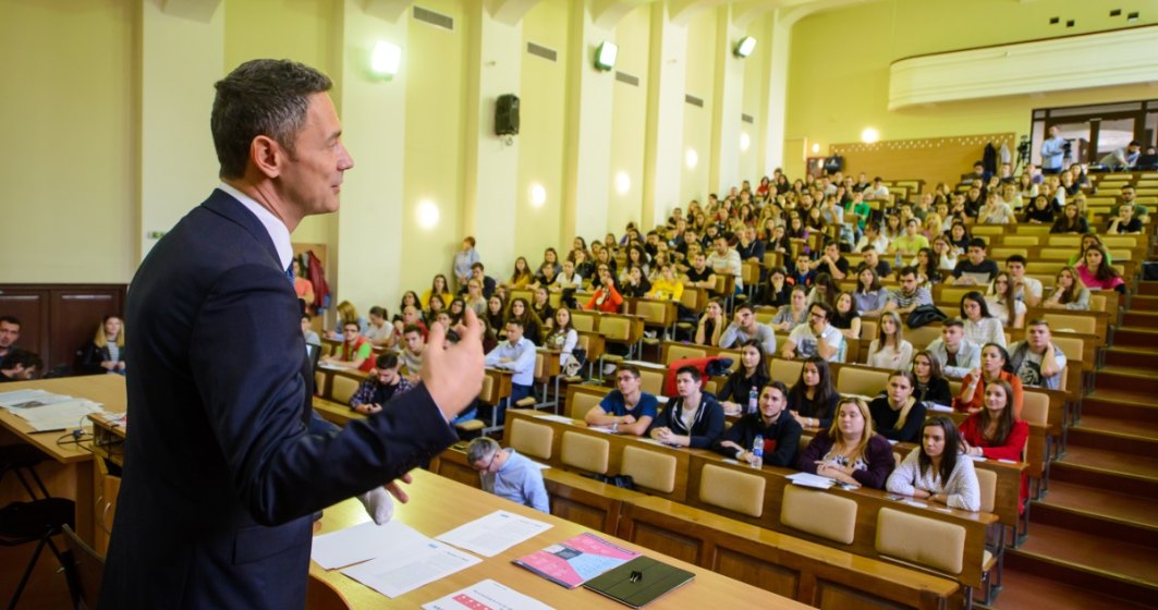Romania a obtinut titlul GUINNESS WORLD RECORDS(TM) pentru cea mai mare lectie de educatie financiara din lume