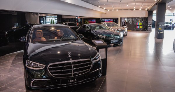 FOTO | Mercedes-Benz deschide primul showroom MAR20X din România. Nemții...