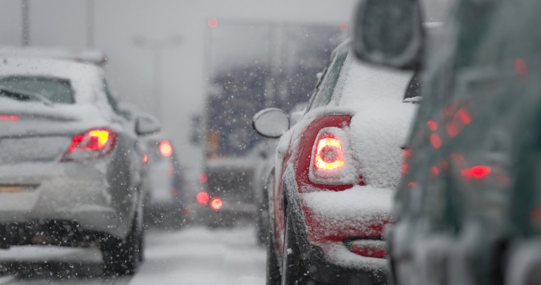 Iarna lovește România în plin: Drumuri și porturi paralizate de vremea rea