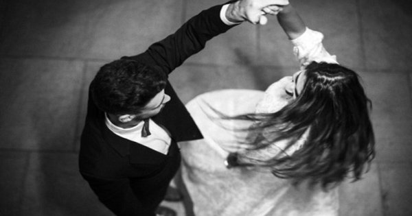 Dansul Mirilor: pasiune, conexiune și amintiri de neuitat